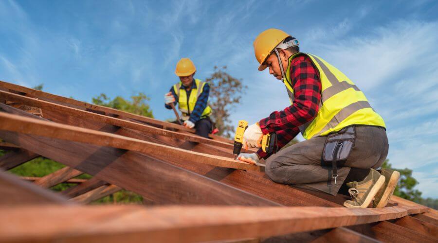 Professional gutter cleaning in Colfax, IA